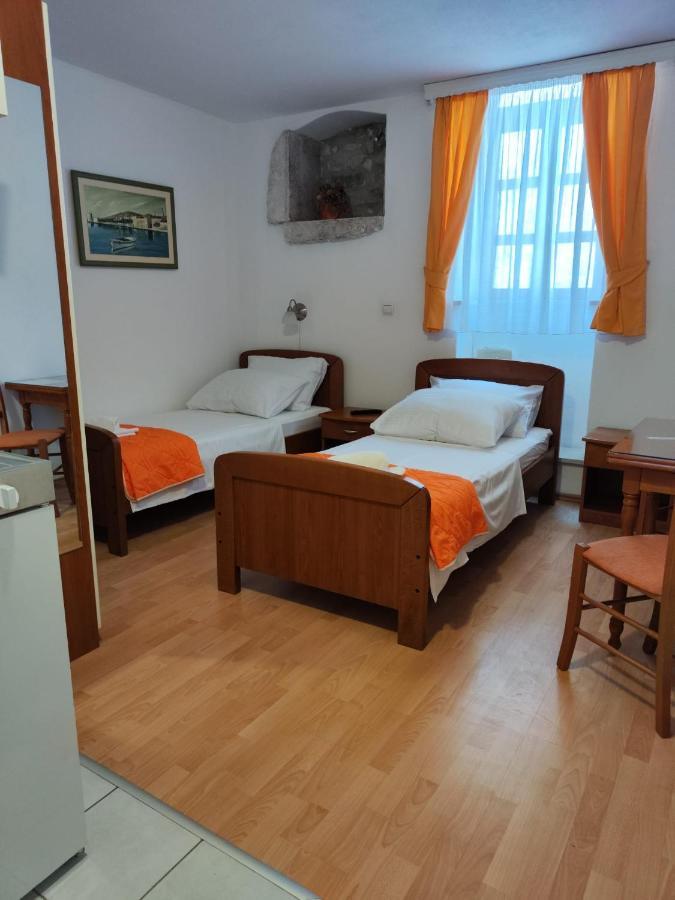 Maja Apartments Traù Esterno foto