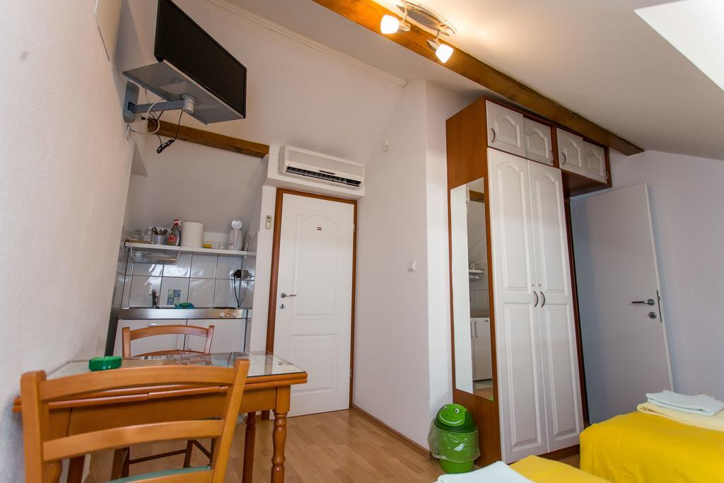 Maja Apartments Traù Esterno foto